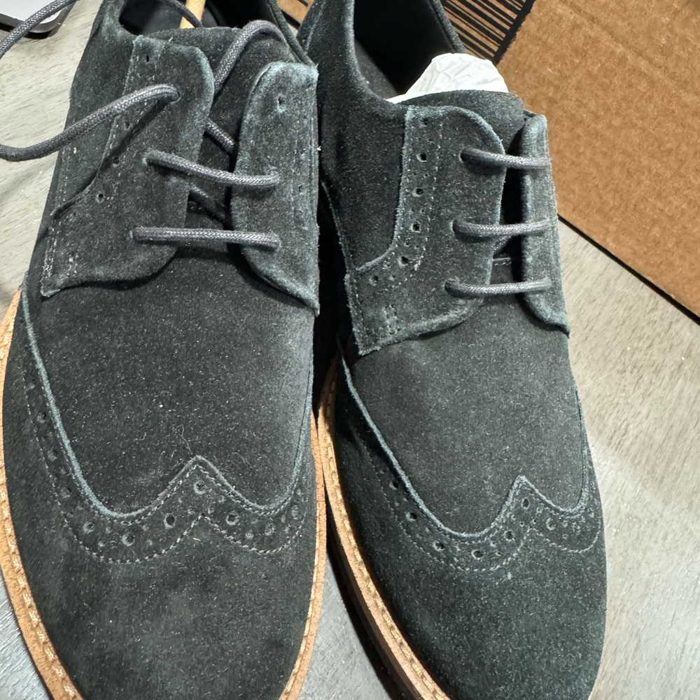 Ecco Black Oxford Derby Shoes with Classic Design